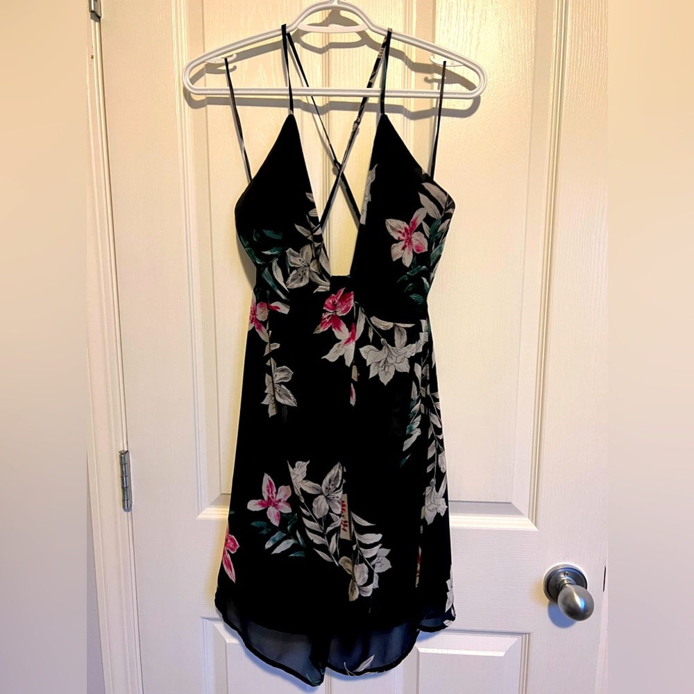 Flowy Summer Dress with Open Back - Medium